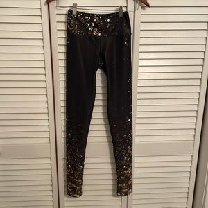 Gold sheep yoga tights